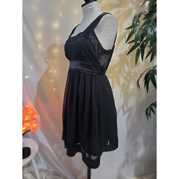 Twenty One Noir Leather Chiffon Pleated Satin Fit & Flare Dress Womens Size S - Picture 4 of 11